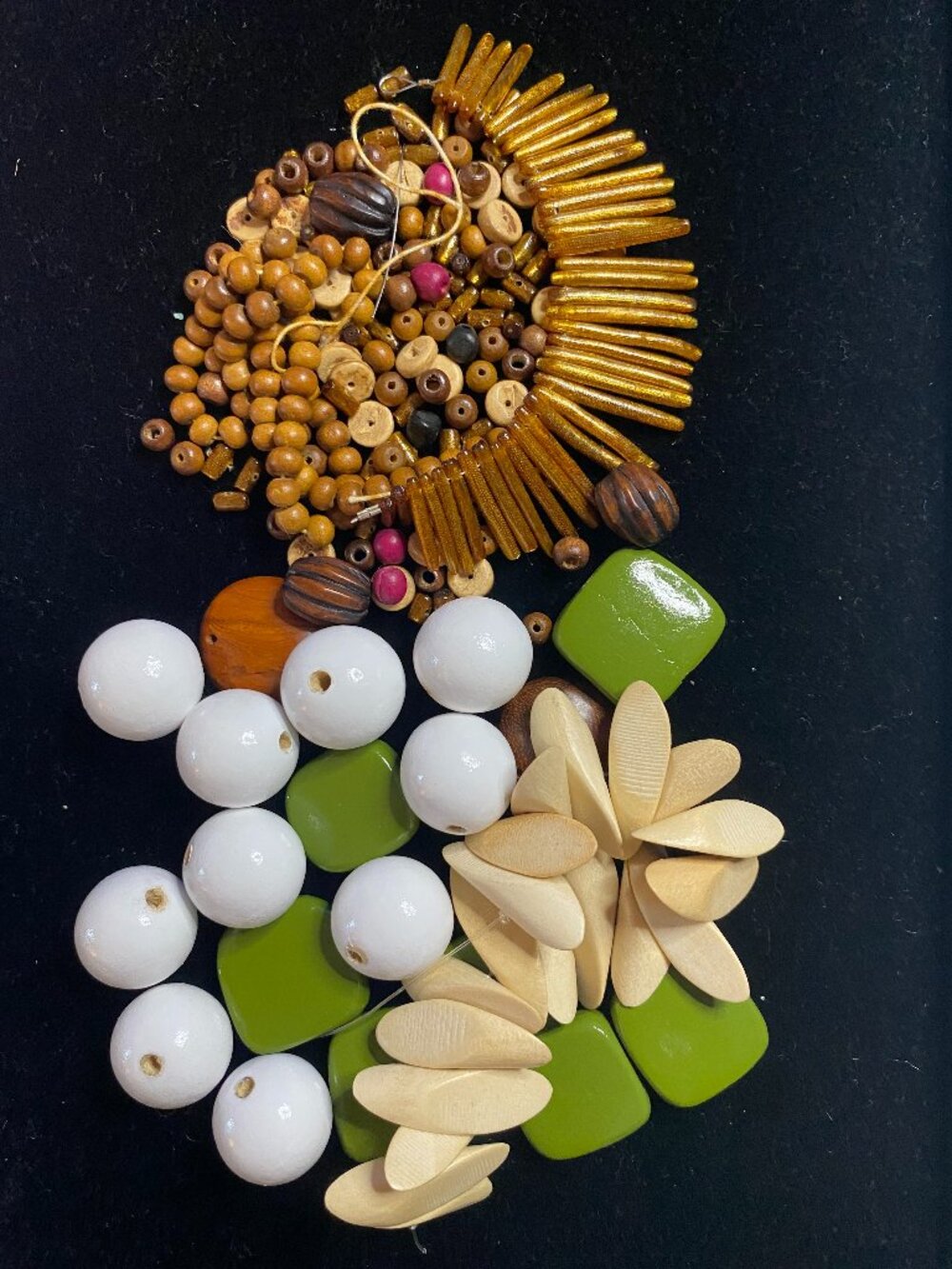 Lot of >>Wood Beads<<